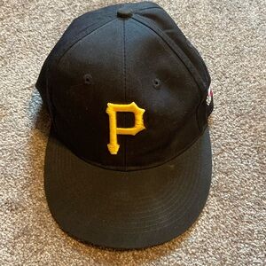 Pittsburgh Pirates Black Baseball Cap MLB Velcro Back Adult One Size